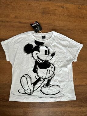 NWT Women’s Size Small Mickey Mouse Sketch Tee